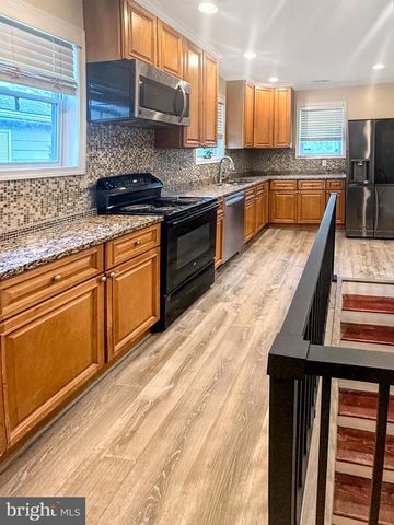 4216 CLAY STREET, Washington, DC 20019