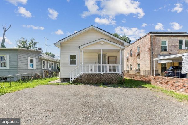 4216 CLAY STREET, Washington, DC 20019