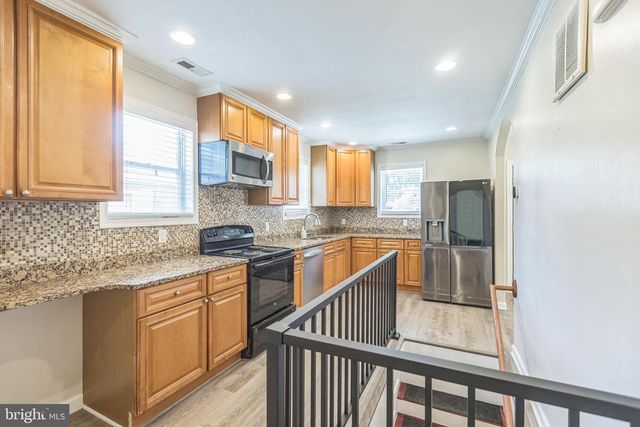 4216 CLAY STREET, Washington, DC 20019