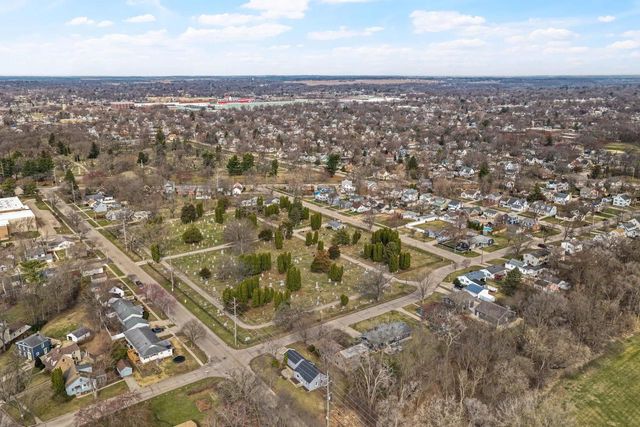 901 Brewster Avenue, Beloit, WI 53511