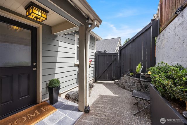 43 W Etruria, Seattle, WA 98119
