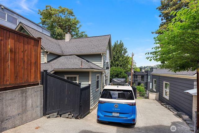 43 W Etruria, Seattle, WA 98119