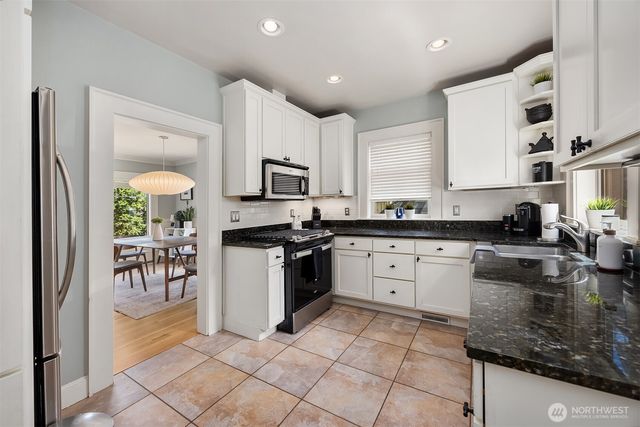 43 W Etruria, Seattle, WA 98119