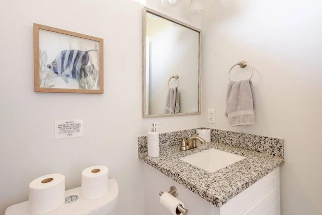 1103 Waco, Gilchrist, TX 77617