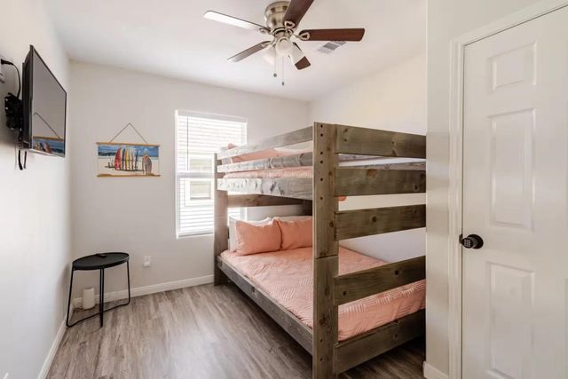 1103 Waco, Gilchrist, TX 77617