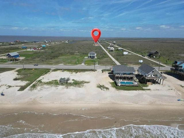 1103 Waco, Gilchrist, TX 77617