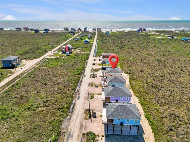 1103 Waco, Gilchrist, TX 77617