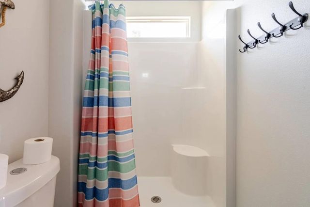 1103 Waco, Gilchrist, TX 77617