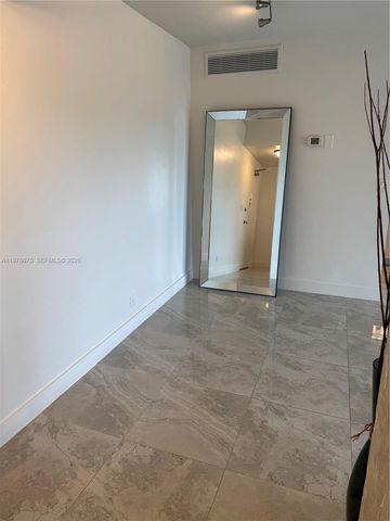 880 NE 69th St 5Q, Miami, FL 33138