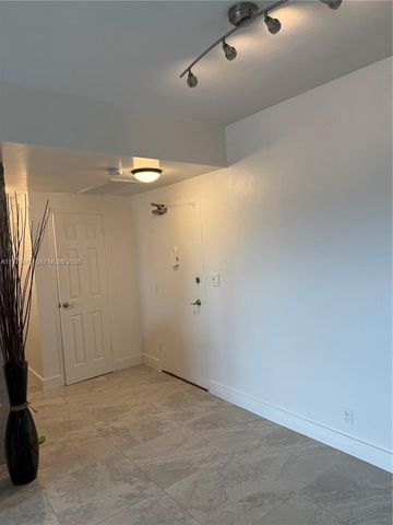 880 NE 69th St 5Q, Miami, FL 33138