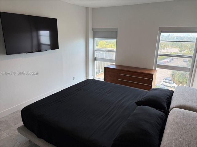 880 NE 69th St 5Q, Miami, FL 33138