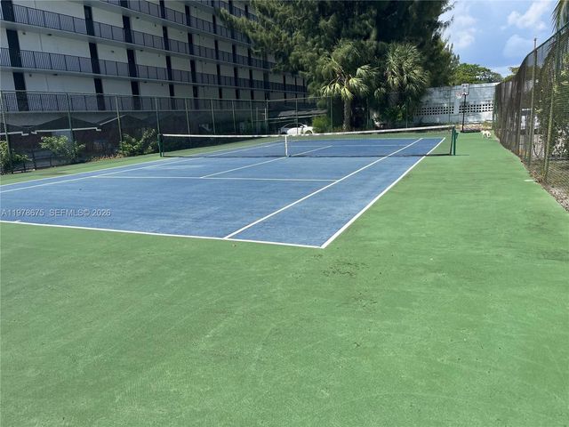 880 NE 69th St 5Q, Miami, FL 33138