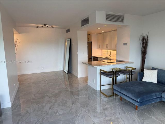 880 NE 69th St 5Q, Miami, FL 33138