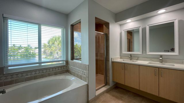 4857 VICTORIA Circle, West Palm Beach, FL 33409
