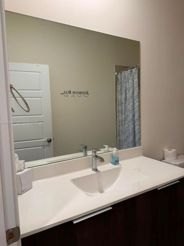 15816 NW 91st Avenue, Miami Lakes, FL 33018