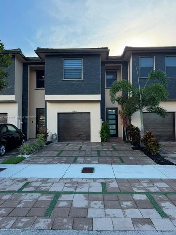 15816 NW 91st Avenue, Miami Lakes, FL 33018