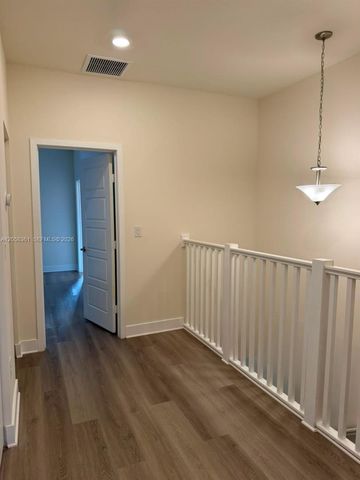 15816 NW 91st Avenue, Miami Lakes, FL 33018