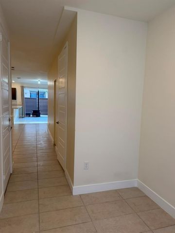 15816 NW 91st Avenue, Miami Lakes, FL 33018