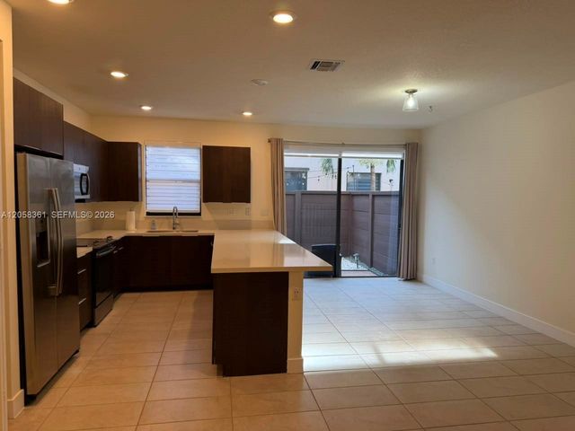 15816 NW 91st Avenue, Miami Lakes, FL 33018