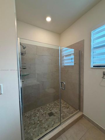 15816 NW 91st Avenue, Miami Lakes, FL 33018
