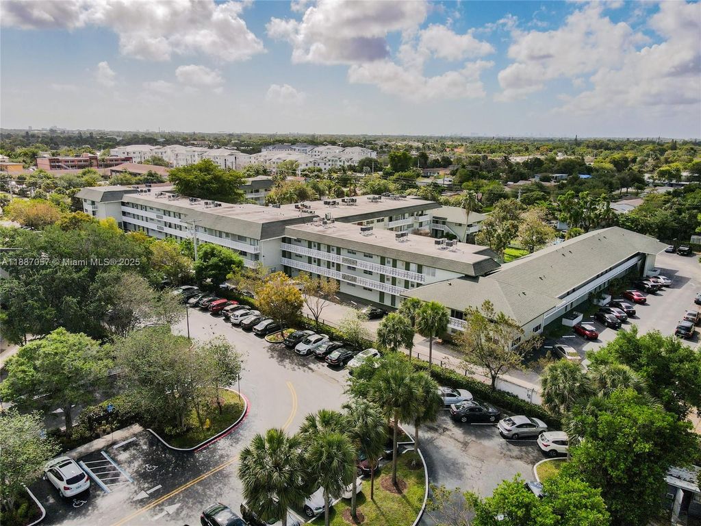 4200 NW 3rd Ct 116, Plantation, FL 33317