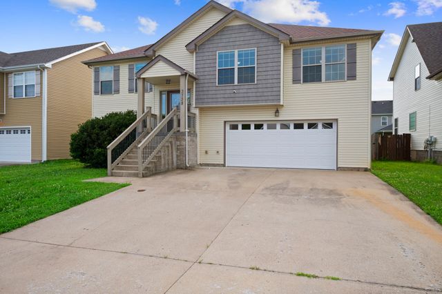 3738 Gray Fox Dr, Clarksville, TN 37040