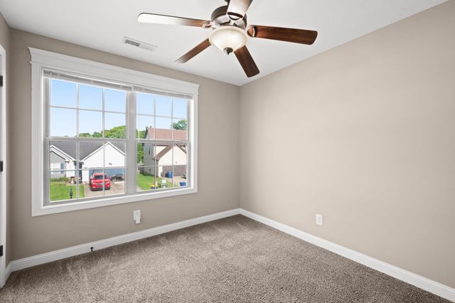 3738 Gray Fox Dr, Clarksville, TN 37040