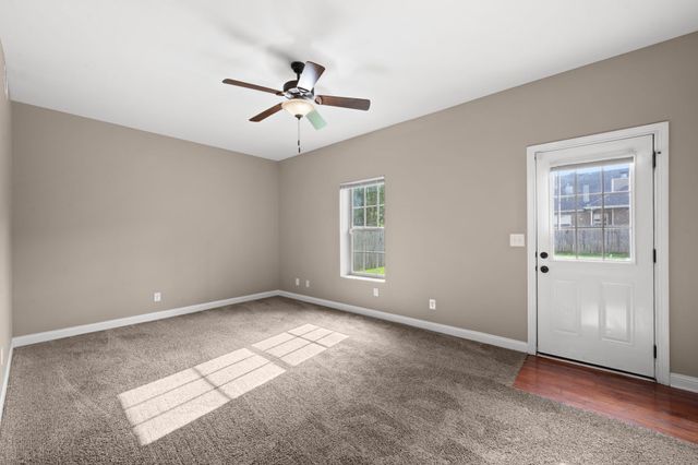 3738 Gray Fox Dr, Clarksville, TN 37040