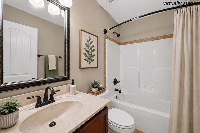 3738 Gray Fox Dr, Clarksville, TN 37040