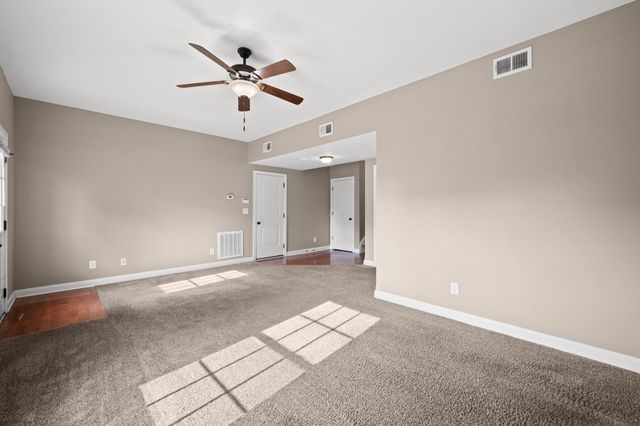 3738 Gray Fox Dr, Clarksville, TN 37040