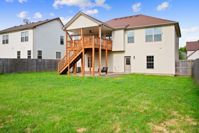 3738 Gray Fox Dr, Clarksville, TN 37040