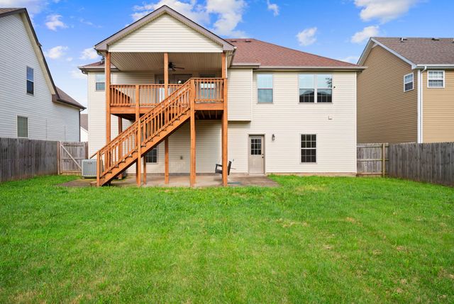 3738 Gray Fox Dr, Clarksville, TN 37040