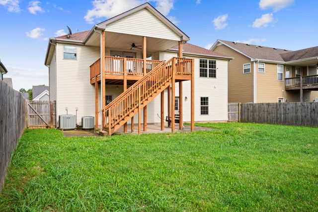 3738 Gray Fox Dr, Clarksville, TN 37040