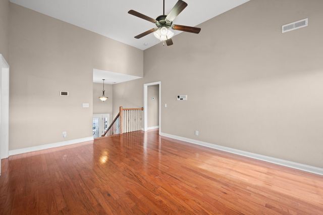 3738 Gray Fox Dr, Clarksville, TN 37040