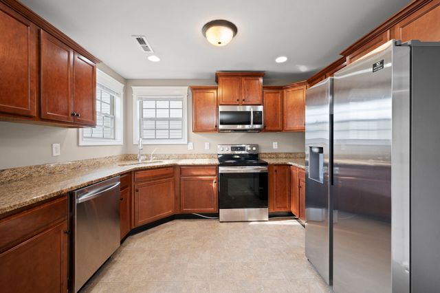 3738 Gray Fox Dr, Clarksville, TN 37040
