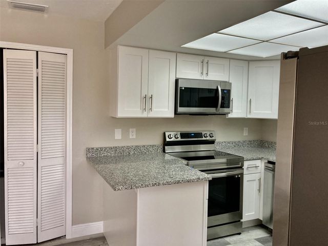 5008 MANATEE AVENUE W 2, Bradenton, FL 34209