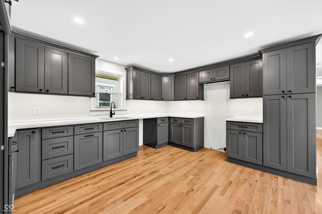 605 8th, Columbus, IN 47201