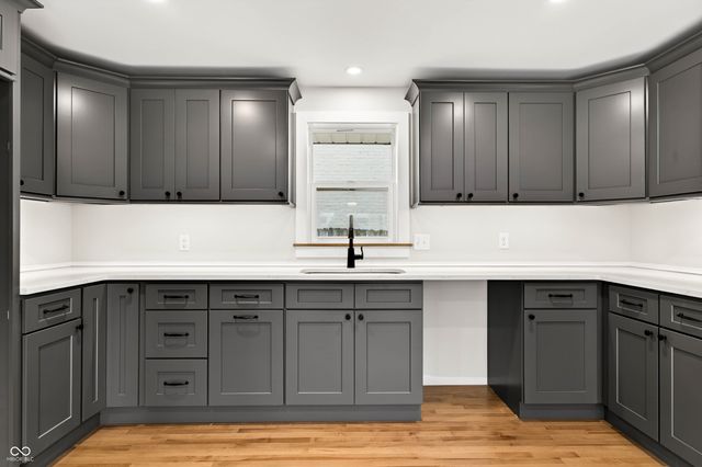605 8th, Columbus, IN 47201