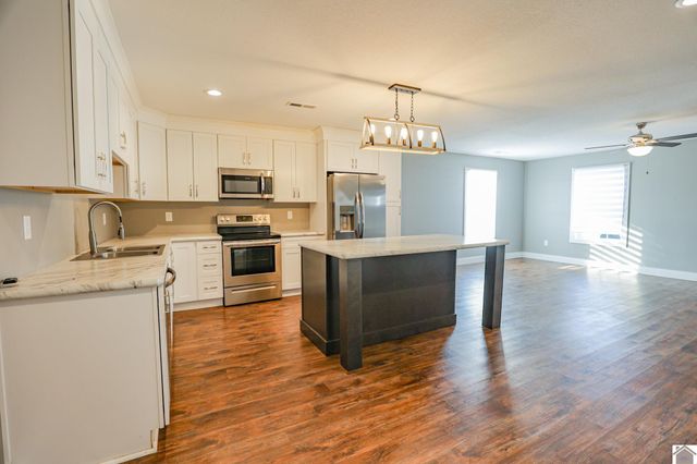 302 N 5th St, Mayfield, KY 42066