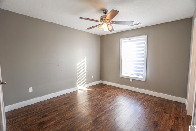 302 N 5th St, Mayfield, KY 42066