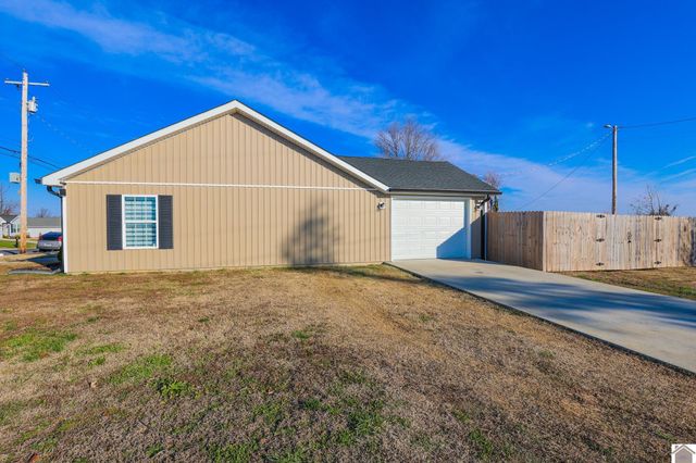 302 N 5th St, Mayfield, KY 42066