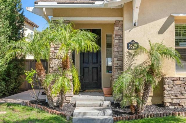 1625 Falling Star Dr, Chula Vista, CA 91915