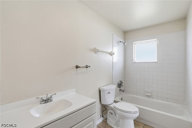 7592 Winged Foot DR, Fort Myers, FL 33967