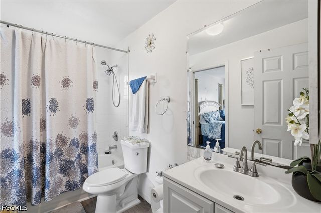 7592 Winged Foot DR, Fort Myers, FL 33967