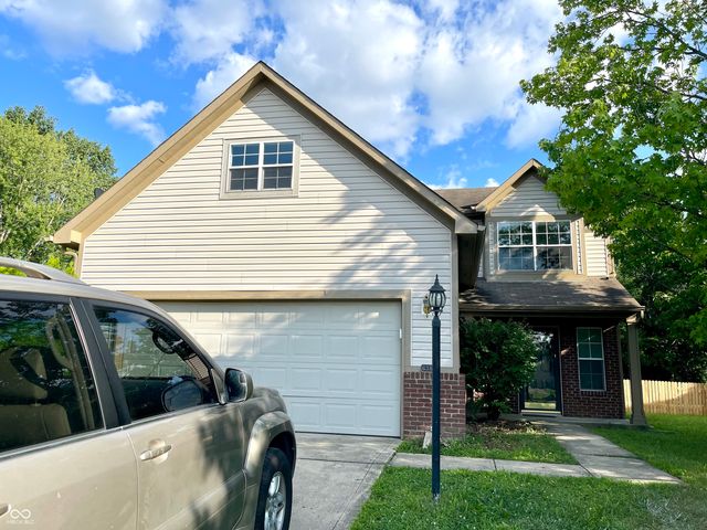 6389 Hillview Circle, Fishers, IN 46038