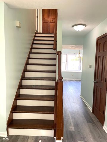 6389 Hillview Circle, Fishers, IN 46038