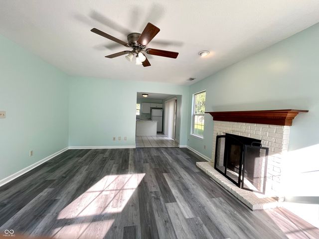 6389 Hillview Circle, Fishers, IN 46038