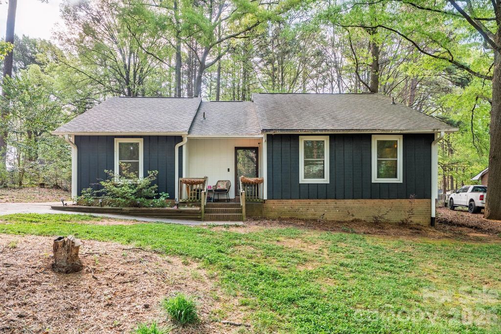 20133 Floral Lane, Cornelius, NC 28031