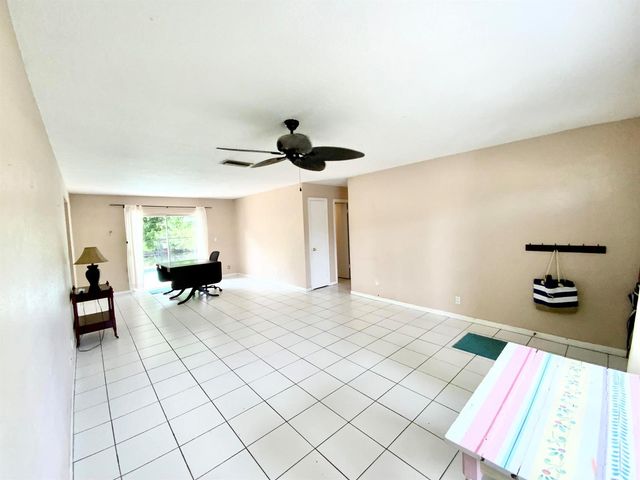 7922 SW 5th Street, North Lauderdale, FL 33068