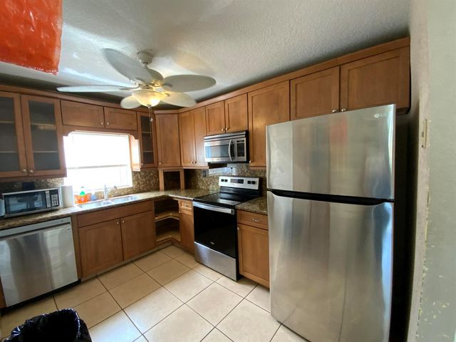 7922 SW 5th Street, North Lauderdale, FL 33068